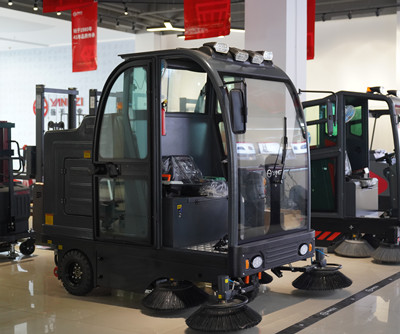 電動(dòng)掃地機(jī) 電動(dòng)掃地機(jī)