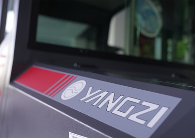 駕駛式掃地機(jī)